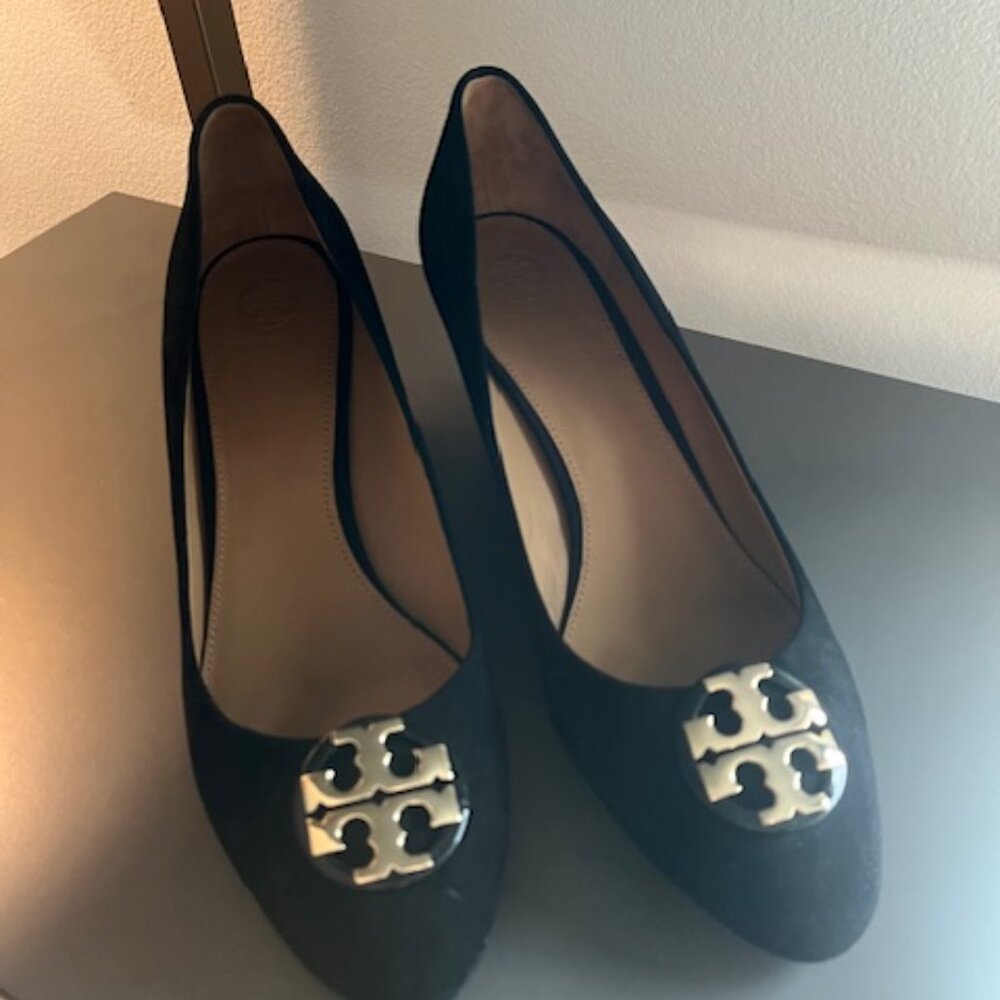 Tory Burch Luna Black Suede Wedge Size 10